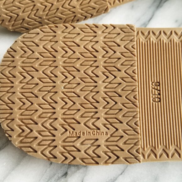 MALVADOS Faux Reptile Rose gold colored Sandals Single Toe Band Size 9/10 - Picture 12 of 14